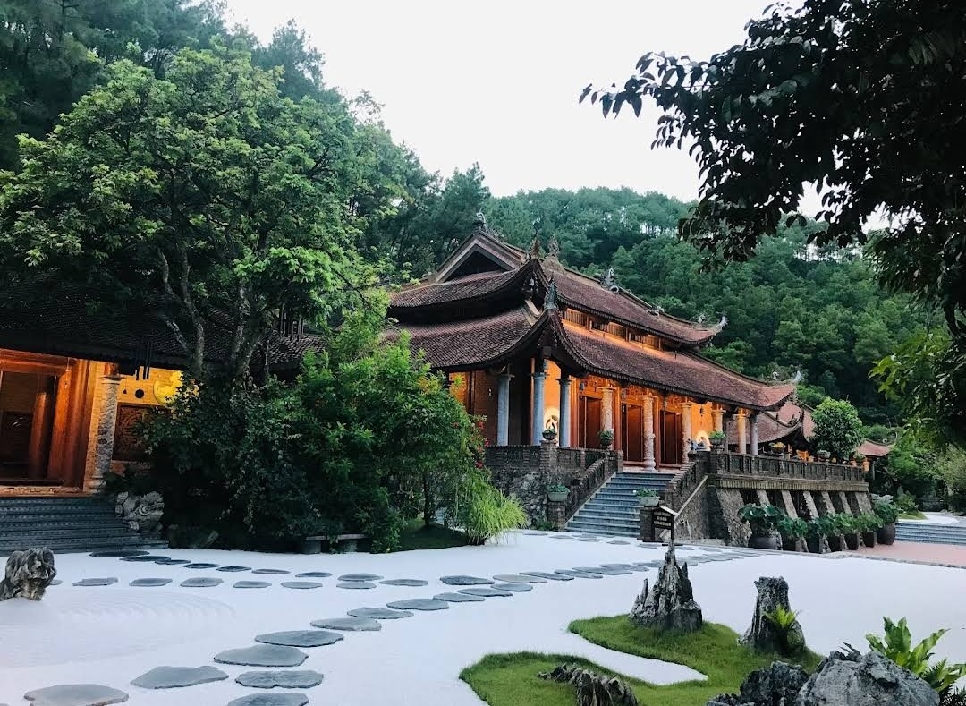 Bai Dinh Pagoda Tour - Dia Tang Phi Lai Tu – Cay Thi Pagoda 1 day