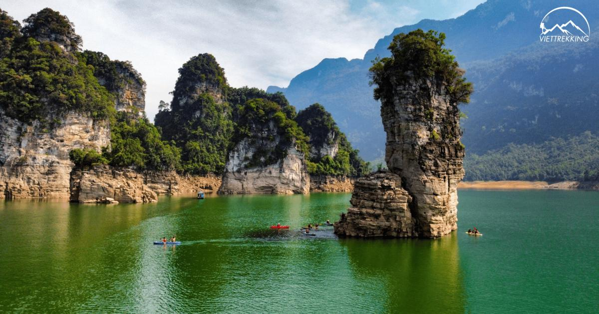 Na Hang 2 days 1 night tour schedule in pear blossom season