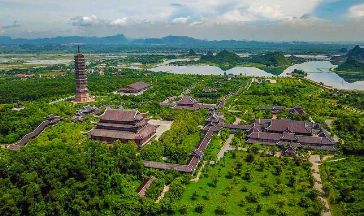 Bai Dinh Pagoda Tour - Dia Tang Phi Lai Tu – Cay Thi Pagoda 1 day