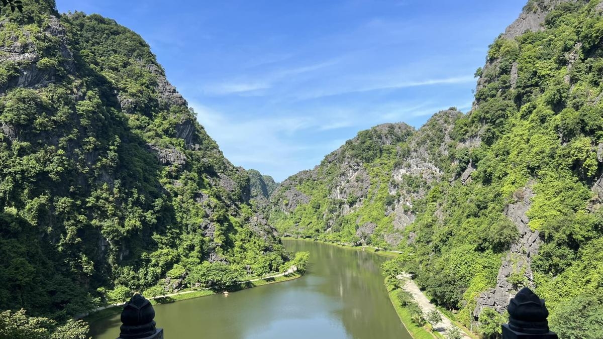 Tuyet Tinh Coc – Trang An – Hang Mua