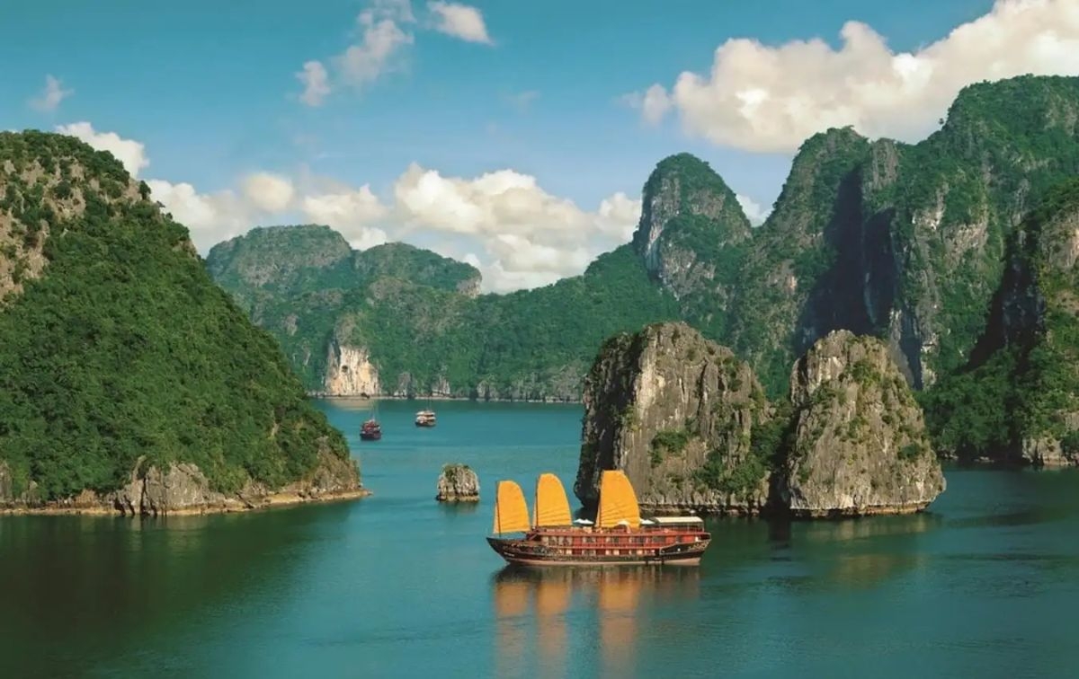 Ha Long cruise tour schedule 3 days 2 nights