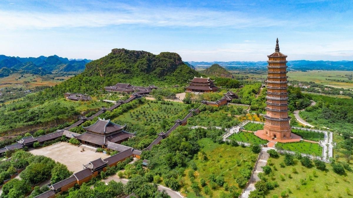 Bai Dinh Pagoda Tour - Dia Tang Phi Lai Tu – Cay Thi Pagoda 1 day