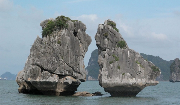 Ha Long - Ninh Binh - Hanoi 4 days 3 nights