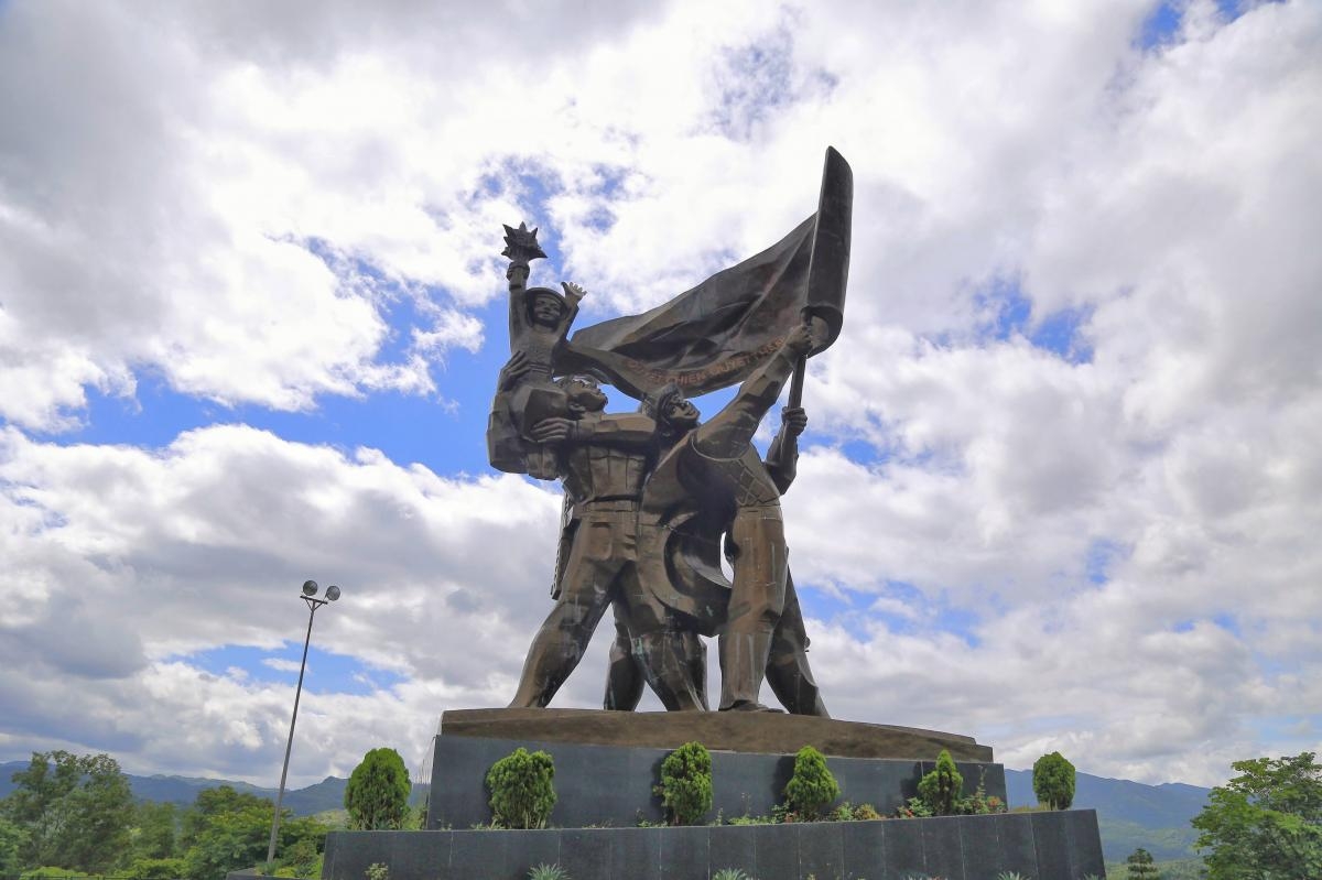 Highlights of the 5-day, 4-night Hanoi – Mai Chau – Moc Chau – Son La – Dien Bien – Lai Chau – Sapa – Hanoi