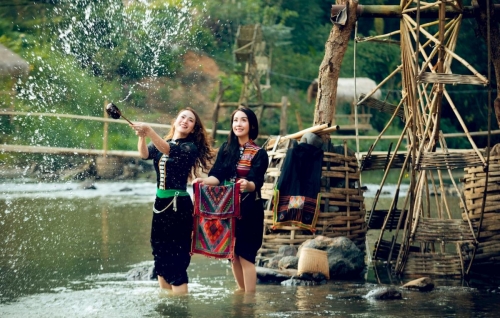 Highlights of the 5-day, 4-night Hanoi – Mai Chau – Moc Chau – Son La – Dien Bien – Lai Chau – Sapa – Hanoi