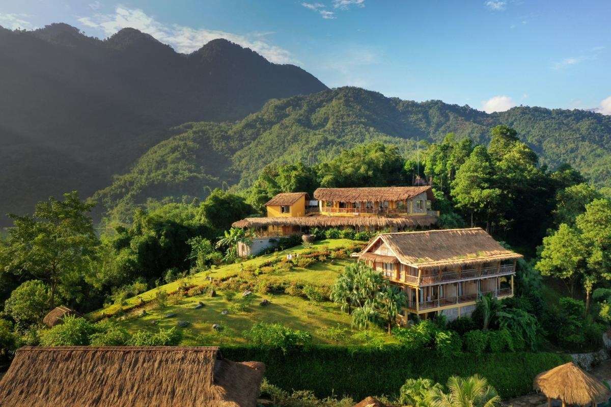 Highlights of the 5-day, 4-night Hanoi – Mai Chau – Moc Chau – Son La – Dien Bien – Lai Chau – Sapa – Hanoi